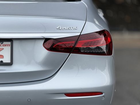Used 2021 Mercedes-Benz E 350 4MATIC Sedan image 16