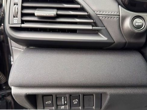 Certified 2025 Subaru Outback Premium image 36