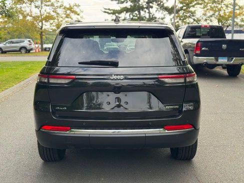 Certified 2023 Jeep Grand Cherokee Laredo AWD/4WD image 4