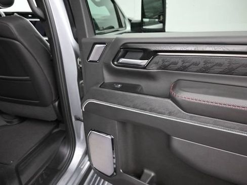 Used 2025 GMC Sierra 2500 AT4X AWD/4WD image 13