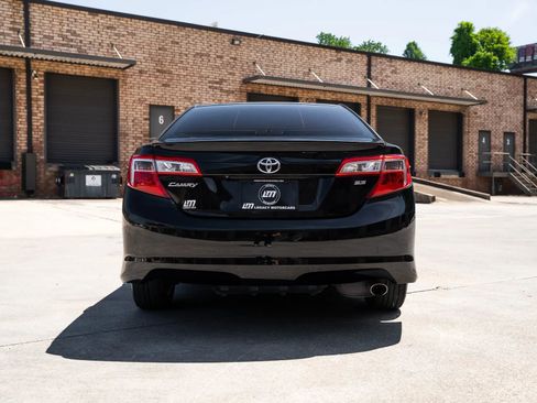 Used 2014 Toyota Camry SE FWD image 7