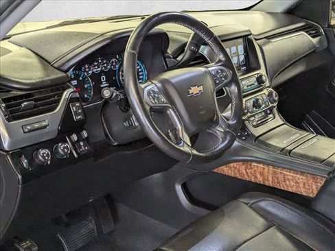 Used 2019 Chevrolet Suburban Premier image 10