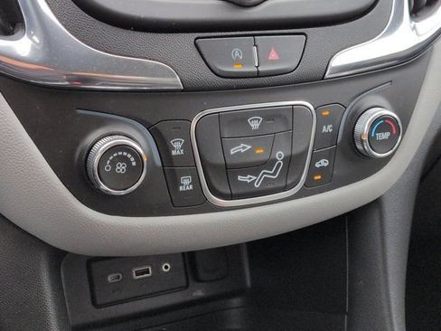 Used 2023 Chevrolet Equinox LS w/ Driver Confidence II Package FWD image 13