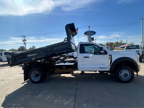 New 2025 Ford F550 4x4 Regular Cab Super Duty image 4