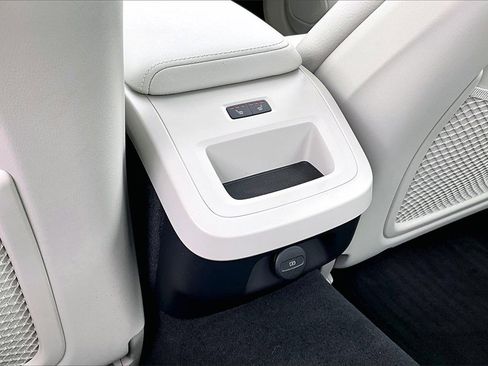 Certified 2024 Volvo S60 B5 Plus image 10