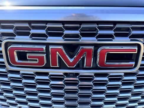 Used 2022 GMC Yukon Denali image 11
