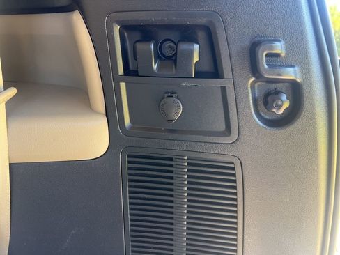 Used 2014 Toyota Sequoia Platinum image 24