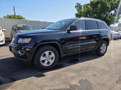 Used 2015 Jeep Grand Cherokee Laredo w/ Quick Order Package 23E AWD/4WD image 1