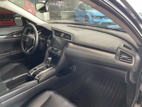 Used 2017 Honda Civic Touring image 31