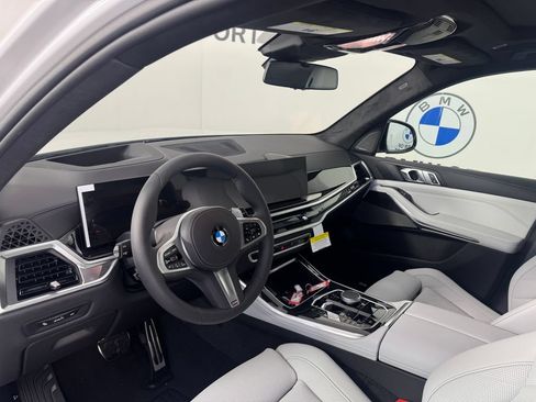 New 2026 BMW X5 xDrive40i w/ M Sport Package AWD/4WD image 11