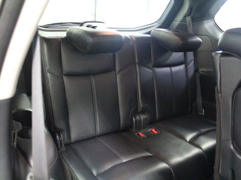 Used 2020 Nissan Pathfinder SL AWD/4WD image 27