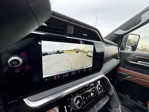 Certified 2025 GMC Sierra 2500 Denali Ultimate w/ Max Trailering Package image 21