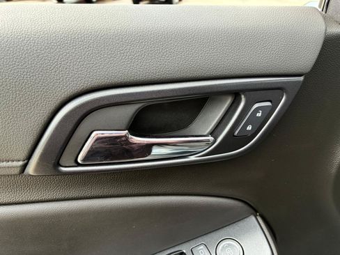 Used 2019 Chevrolet Tahoe LS AWD/4WD image 9