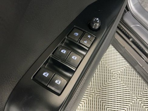 Used 2019 Toyota Camry LE FWD image 19