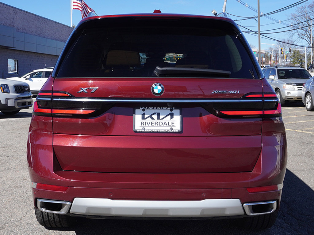 Used 2024 BMW X7 xDrive40i w/ Premium Package AWD/4WD image 16