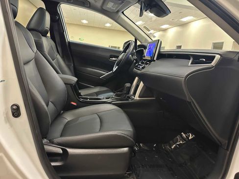Certified 2023 Toyota Corolla Cross XLE w/ Convenience Package image 29