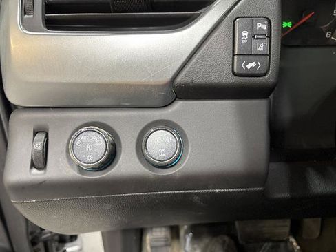 Used 2015 Chevrolet Suburban LTZ AWD/4WD image 17