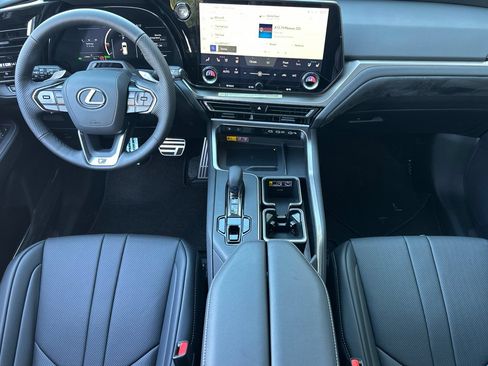 New 2026 Lexus TX 500h AWD image 10