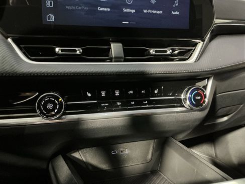 New 2026 Chevrolet Equinox LT w/ LPO, Floor Liner Package image 29