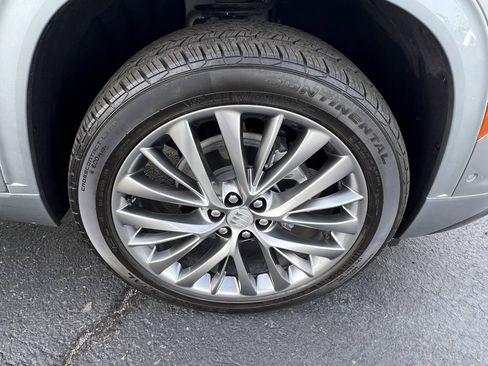 Certified 2025 Buick Enclave Avenir image 11