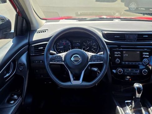 Used 2018 Nissan Rogue Sport S w/ S Appearance Package AWD/4WD image 12