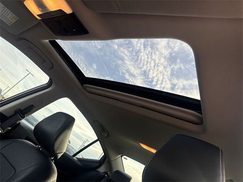 Used 2024 Nissan Altima 2.5 SR w/ SR Premium Package image 29