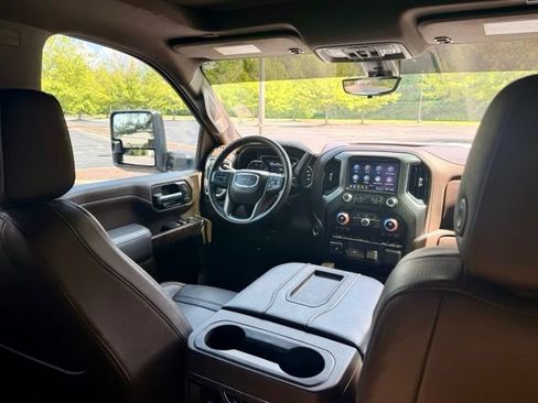 Used 2021 GMC Sierra 2500 Denali w/ Denali Ultimate Package AWD/4WD image 19