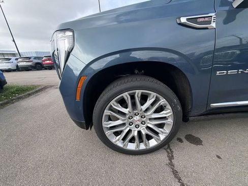 New 2026 GMC Yukon Denali w/ Denali Reserve Package AWD/4WD image 10