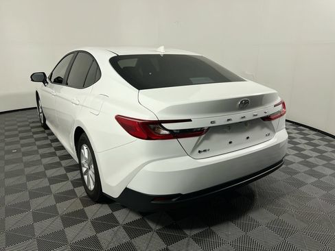 Used 2025 Toyota Camry LE FWD image 5