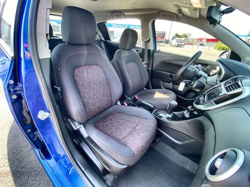 Used 2020 Chevrolet Sonic LT FWD image 23