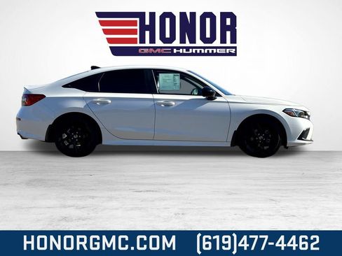 Used 2024 Honda Civic Sport image 2