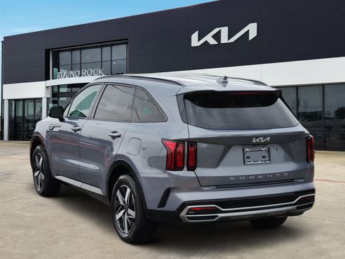 Used 2022 Kia Sorento S FWD image 5