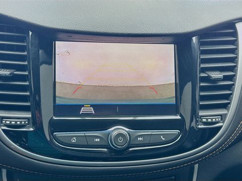 Used 2021 Chevrolet Trax LT AWD/4WD image 10