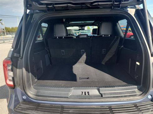 Used 2022 Ford Expedition Max Limited image 18
