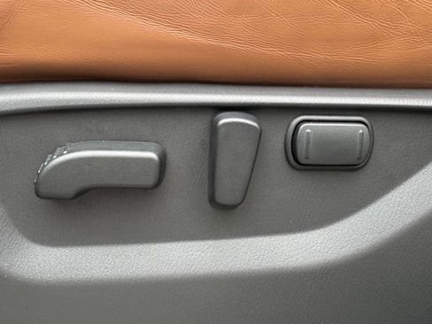 Used 2024 INFINITI QX80 Sensory image 12