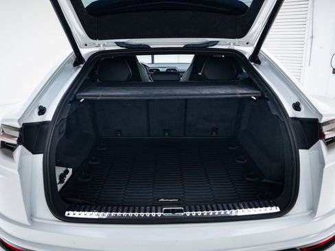Used 2022 Lamborghini Urus image 30