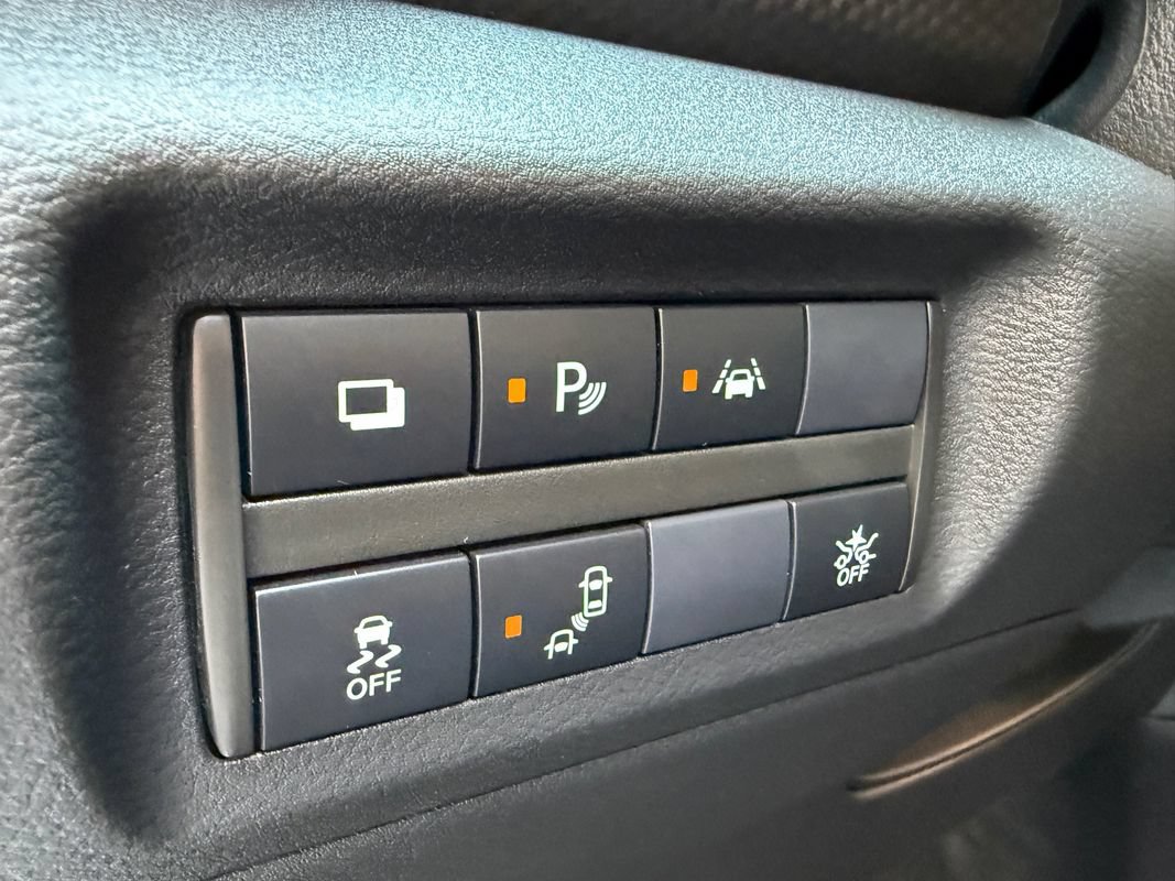 Used 2020 Nissan Kicks S FWD image 21