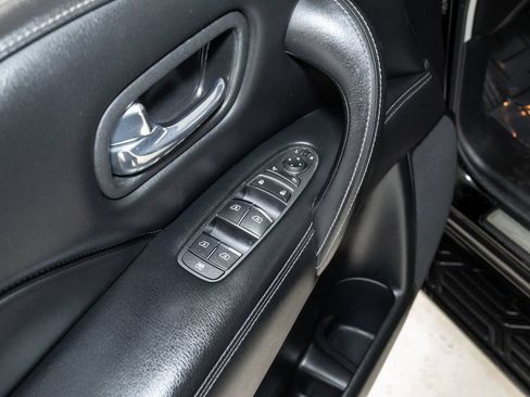 Used 2018 INFINITI QX80 4WD image 10