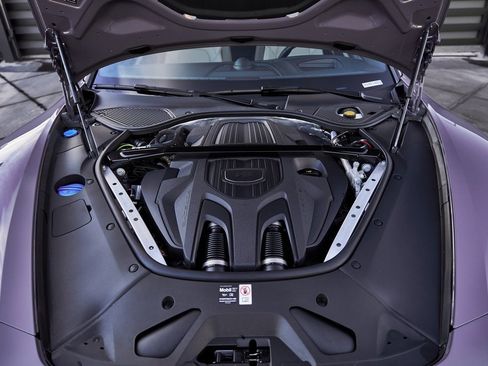 Used 2025 Porsche Panamera 4 w/ Premium Package image 17