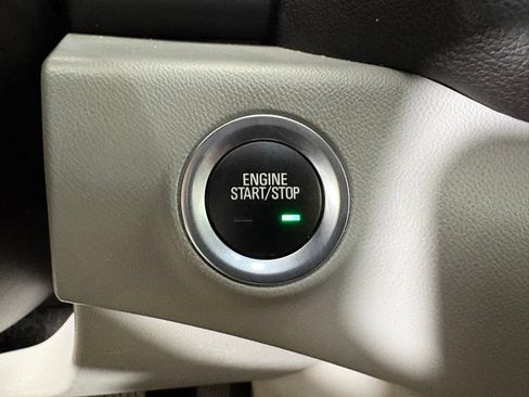 Used 2024 GMC Terrain SLT FWD image 31