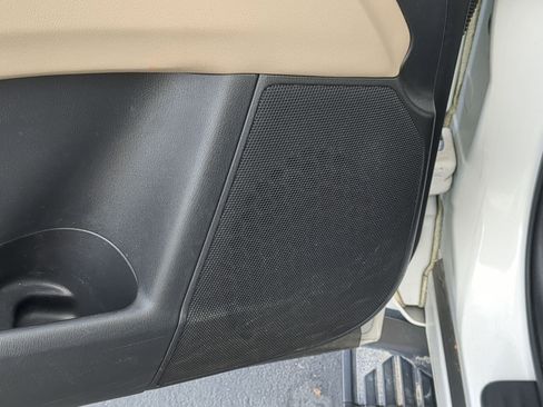 Used 2024 Nissan Armada SL image 15