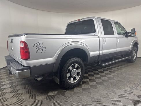 Used 2011 Ford F250 Lariat w/ Chrome Pkg image 3
