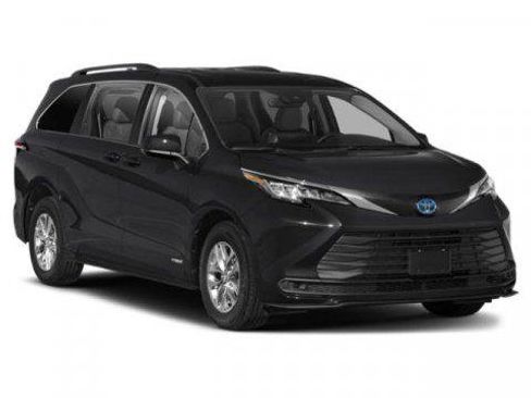 Certified 2024 Toyota Sienna LE image 6