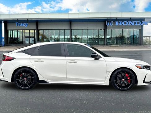 Certified 2025 Honda Civic Type R image 3