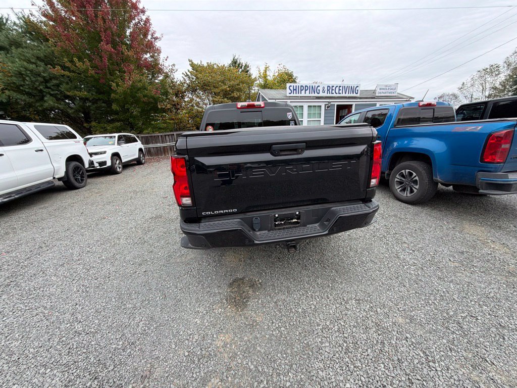 Used 2024 Chevrolet Colorado Z71 w/ Z71 Convenience Package 2 AWD/4WD image 6