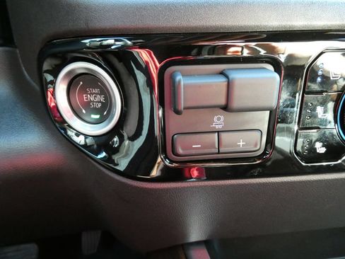 Certified 2024 Chevrolet Silverado 1500 High Country w/ Technology Package AWD/4WD image 34