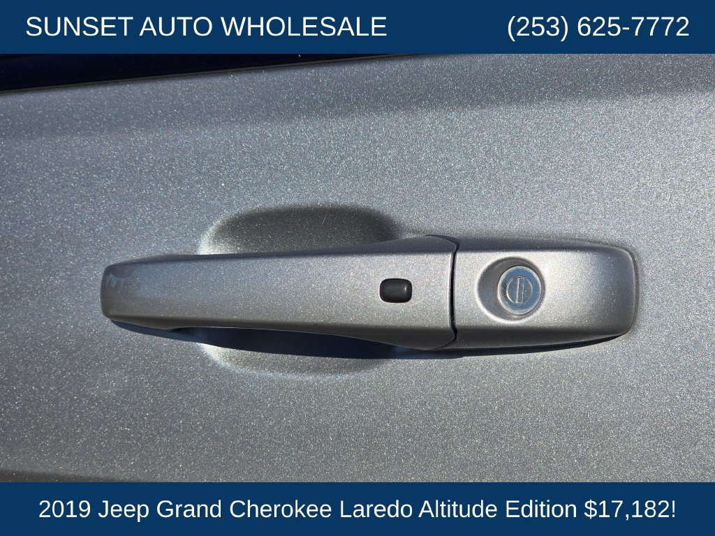 Used 2019 Jeep Grand Cherokee Altitude AWD/4WD image 21