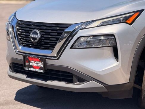 Used 2023 Nissan Rogue SV image 6