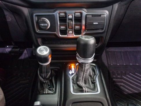 Certified 2020 Jeep Wrangler Unlimited Sahara image 18