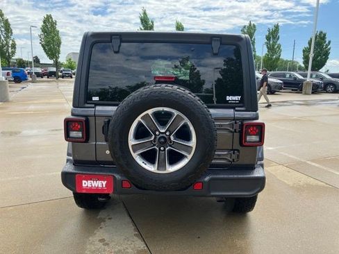 Certified 2019 Jeep Wrangler Unlimited Sahara AWD/4WD image 7